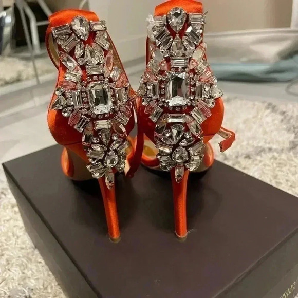 Badgley mischka NIB heels - Picture 1 of 9